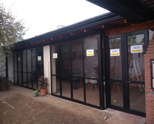 cerramiento de aluminio negro modena