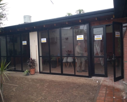 cerramiento de aluminio negro modena