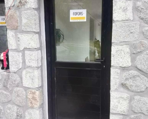 cerramiento aberturas aluminio negro modena vidrio de seguridad quincho